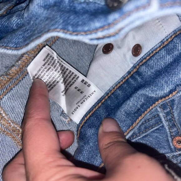 American Eagle Super High Rise Relaxed Jean Shorts - Picture 3 of 3